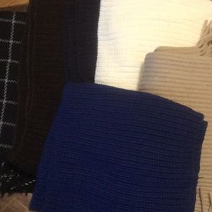 Lot of 6 cowls and scarves